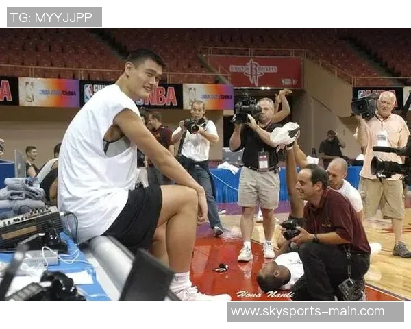 姚明与老虎的奇妙邂逅探讨体育与自然的和谐共生之道