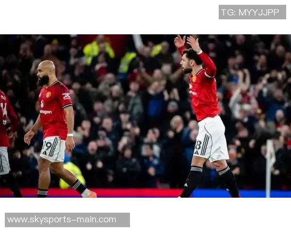 足总杯惊现冷门那不勒斯与曼联战成平局红牌事件引发全场热议