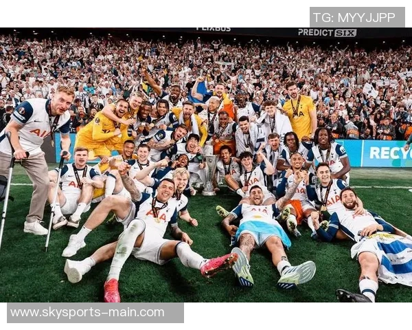 西甲激战波尔图大胜热刺补时进球引爆全场激情 西甲激战波尔图大胜热刺补时进球引爆全场激情